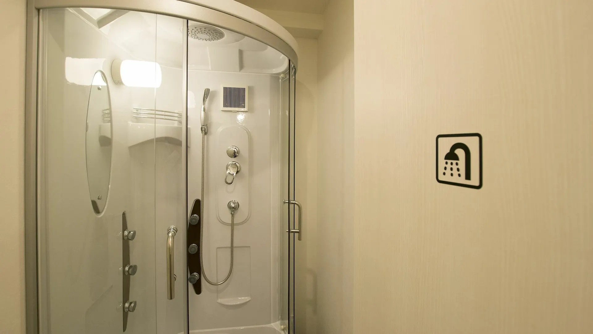 Hiromas Hostel In Tokyo Kanda